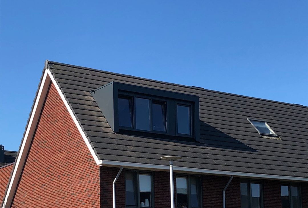 Kadermodel dakkapel geplaats aan de Rosariumstraat te Zwolle