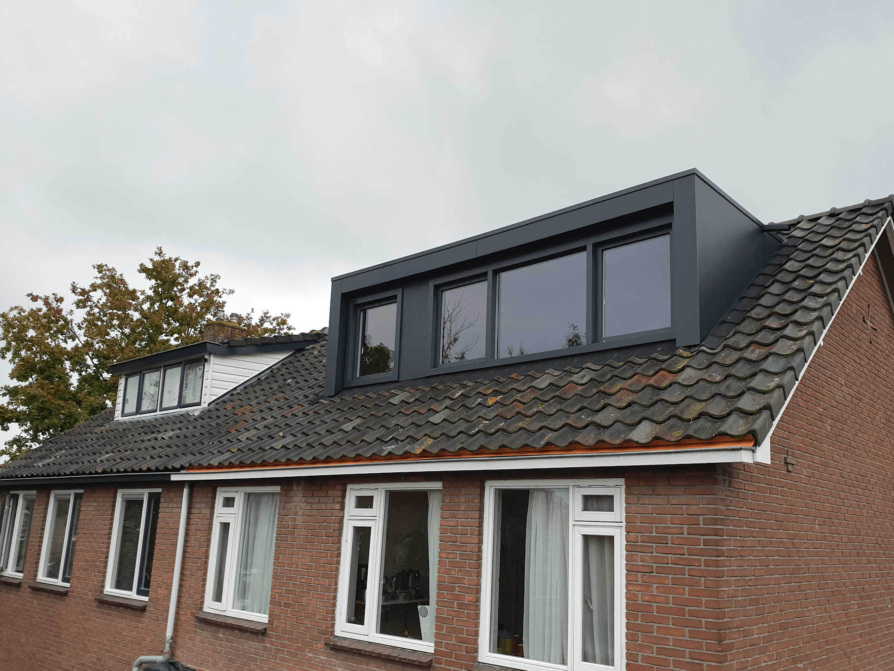 kunststof dakkapel geplaatst in Almelo